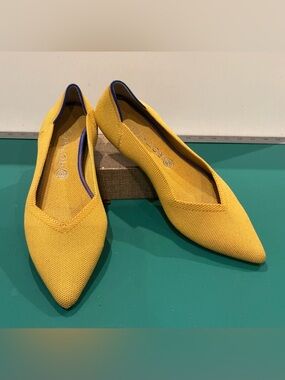 Rothy's The Point in Marigold Knit Flats with Blue Trim Size 11